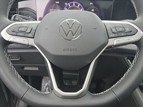 New 2026 Volkswagen Tiguan SE image 21