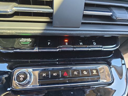 New 2026 Lincoln Corsair Premiere image 24