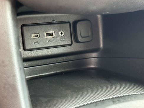 Used 2023 Chevrolet Equinox LT FWD image 30