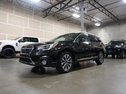 Used 2018 Subaru Outback 2.5i Touring w/ Popular Package #3 image 2