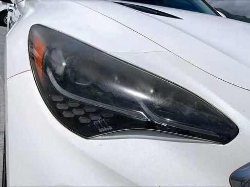 Used 2018 Kia Stinger Premium RWD image 31