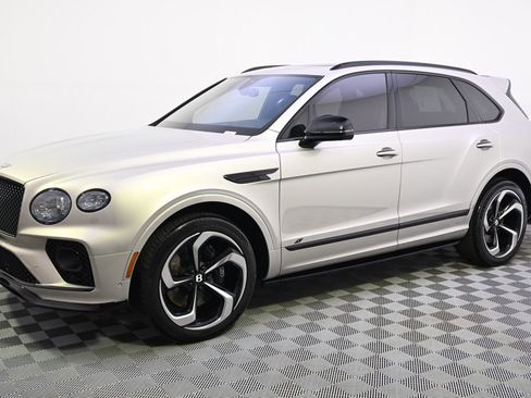 Used 2022 Bentley Bentayga AWD/4WD image 2