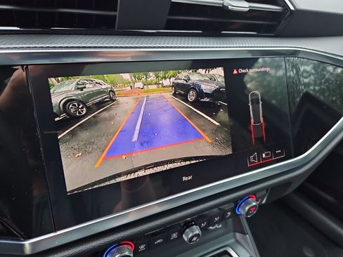 New 2025 Audi Q3 2.0T Premium image 10