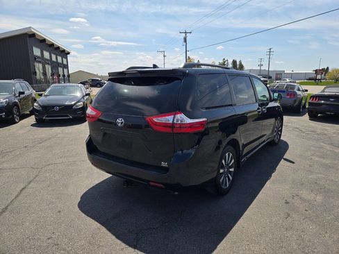 Used 2019 Toyota Sienna XLE AWD/4WD image 7