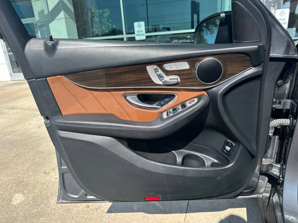 Used 2021 Mercedes-Benz GLC 300 4MATIC image 14