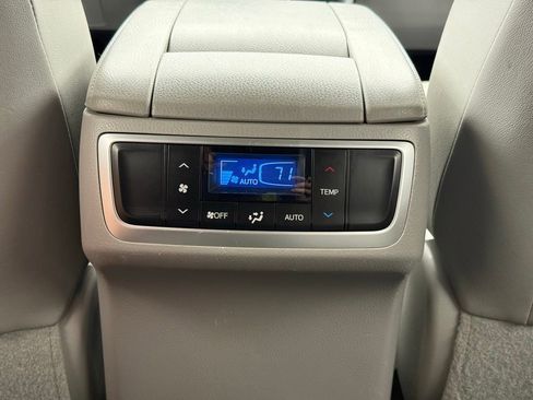 Used 2016 Toyota Highlander XLE AWD/4WD image 49