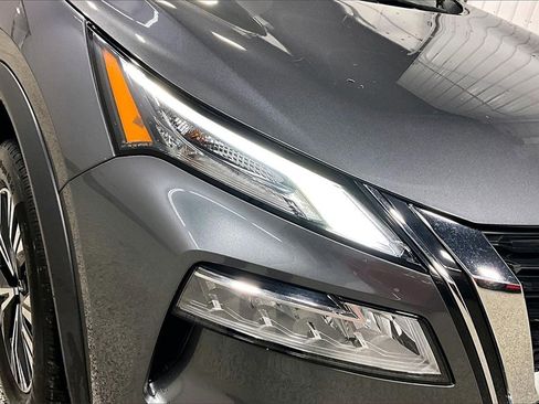 Used 2023 Nissan Rogue SV w/ SV Premium Package image 29