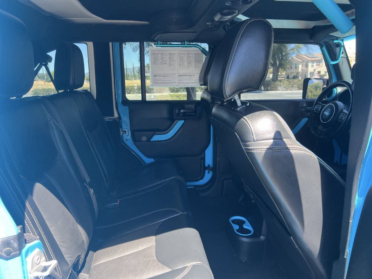 Used 2018 Jeep Wrangler Unlimited Sahara w/ Connectivity Group AWD/4WD image 21