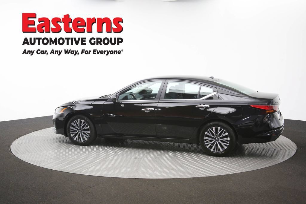 Used 2025 Nissan Altima 2.5 SV FWD image 61