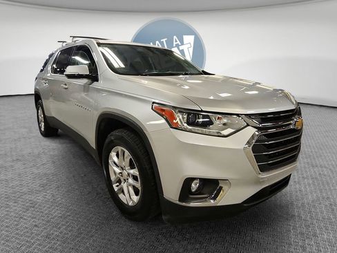 Used 2019 Chevrolet Traverse LT w/ LPO, Floor Liner Package AWD/4WD image 1