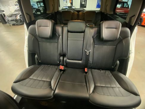 Used 2014 Mercedes-Benz GL 450 4MATIC image 13
