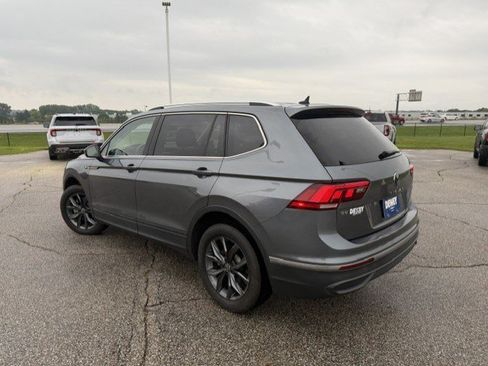 Used 2022 Volkswagen Tiguan SE AWD/4WD image 7