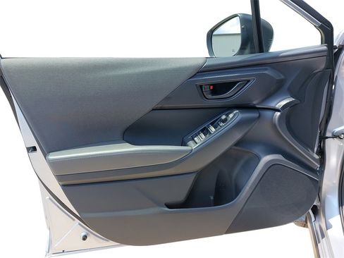 Used 2025 Subaru Crosstrek 2.0i Premium image 30