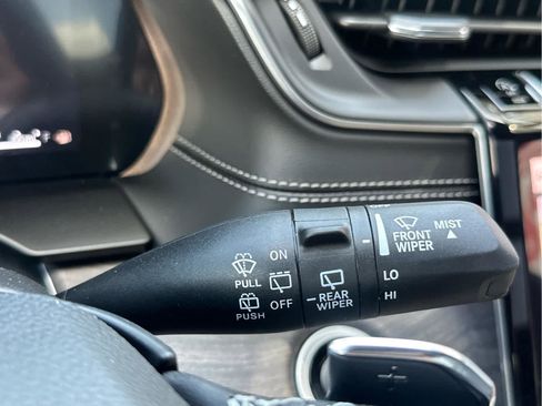 New 2025 Jeep Grand Cherokee Limited w/ Luxury Tech Group II image 37