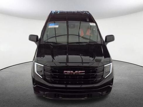 Used 2024 GMC Sierra 1500 Elevation AWD/4WD image 2