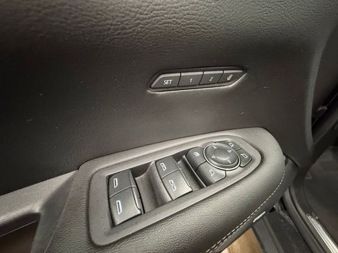 Used 2022 Cadillac XT5 Premium Luxury image 23