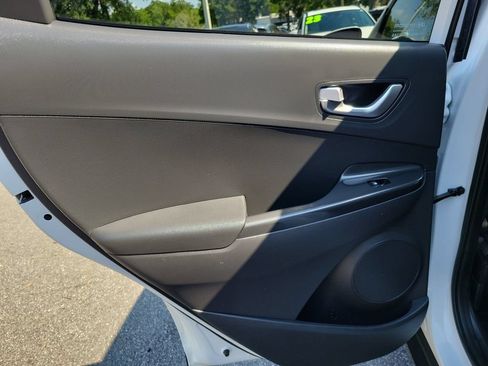 Certified 2023 Hyundai Kona SEL w/ Convenience Package FWD image 10