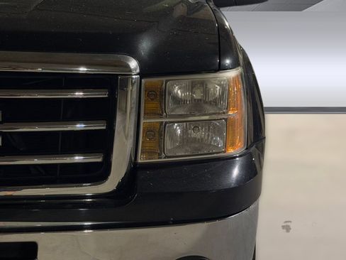 Used 2012 GMC Sierra 1500 SLT w/ LPO, Deluxe Chrome Package AWD/4WD image 11