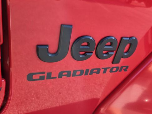 Used 2022 Jeep Gladiator Sport AWD/4WD image 23