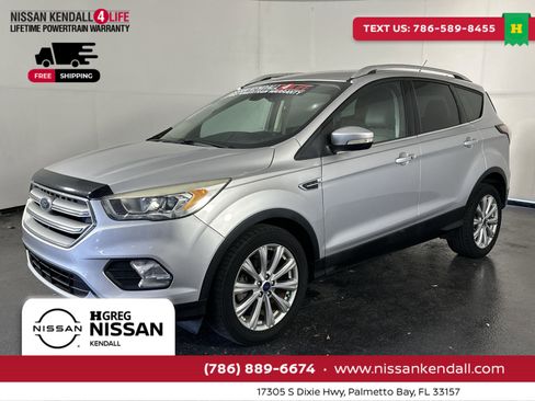 Used 2017 Ford Escape Titanium image 6