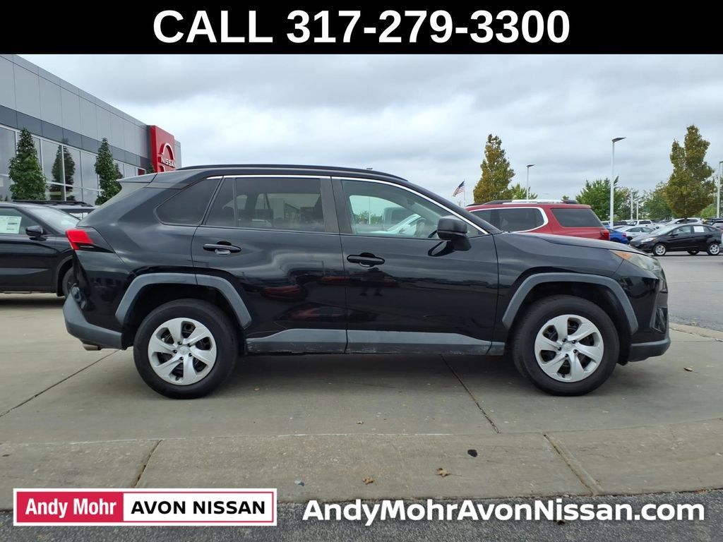 Used 2019 Toyota RAV4 LE AWD/4WD image 8