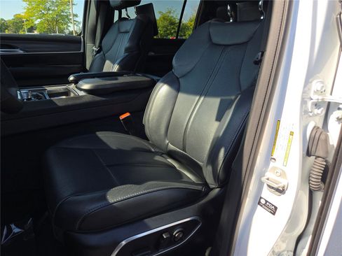 Used 2024 Jeep Wagoneer Series III w/ Premium Group I image 33