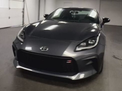 Used 2025 Toyota GR86 Premium RWD image 3
