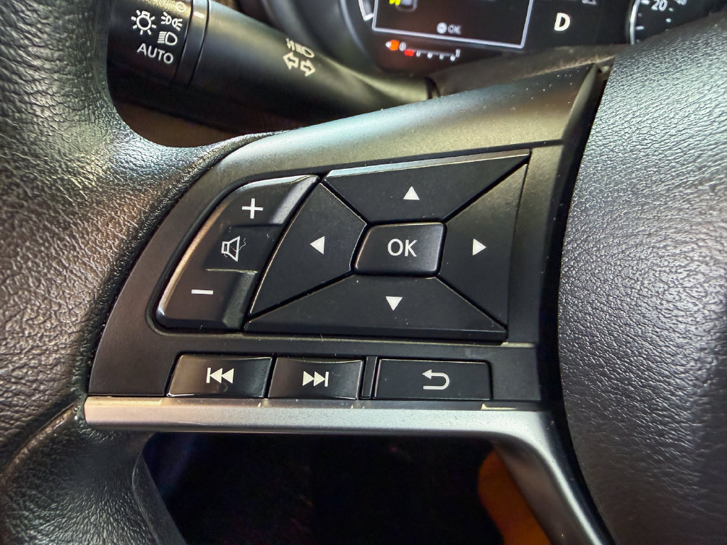 Certified 2024 Nissan Kicks SV FWD image 17