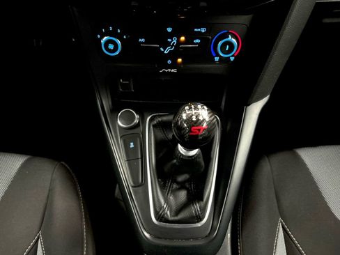 Used 2016 Ford Focus ST image 33