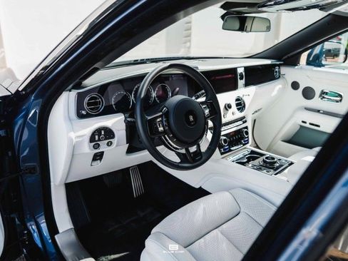 Used 2023 Rolls-Royce Ghost w/ Ghost Package image 21