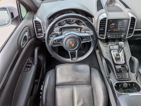Used 2017 Porsche Cayenne Platinum Edition AWD/4WD image 16