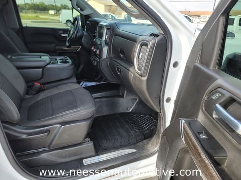 Used 2022 Chevrolet Silverado 2500 LT w/ Convenience Package image 10