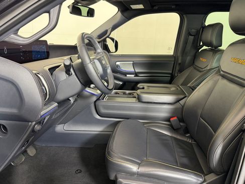 Used 2025 Ford Expedition Tremor image 5