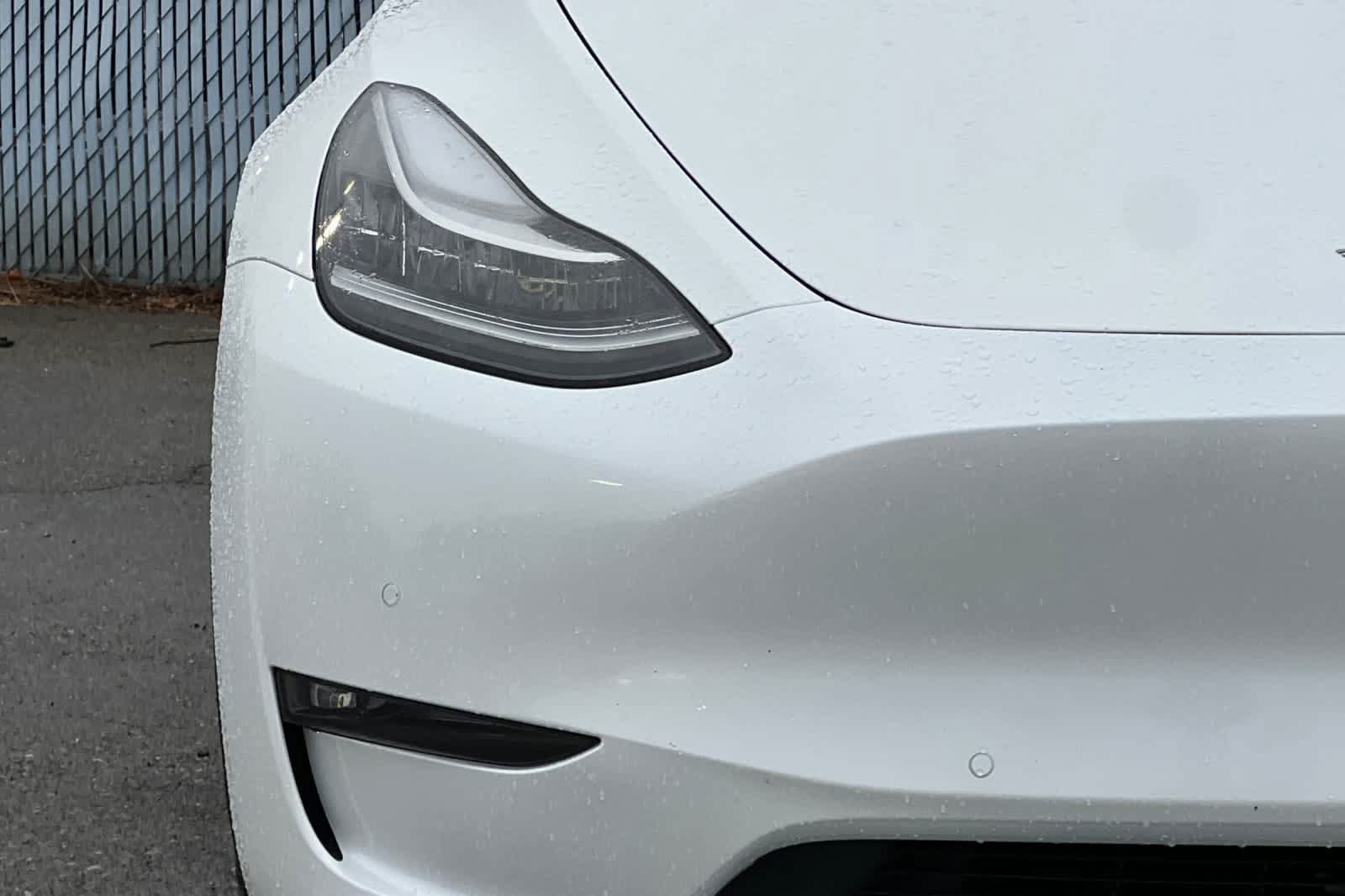 Used 2022 Tesla Model Y Long Range AWD/4WD image 17