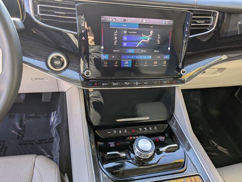 Used 2022 Jeep Wagoneer Series II w/ Convenience Group I image 16