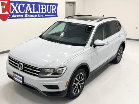 Used 2018 Volkswagen Tiguan SE w/ Panoramic Sunroof Package AWD/4WD image 47
