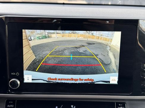 Used 2025 Toyota Camry SE image 17