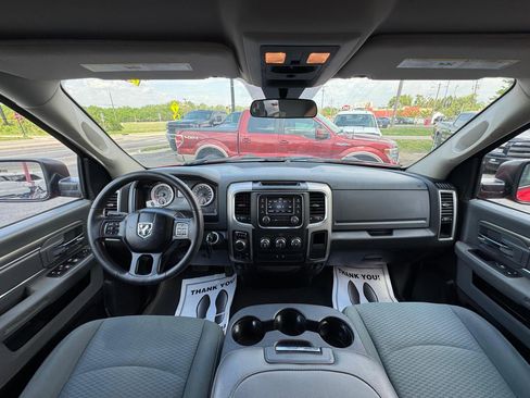 Used 2017 RAM 1500 Classic SLT AWD/4WD image 9