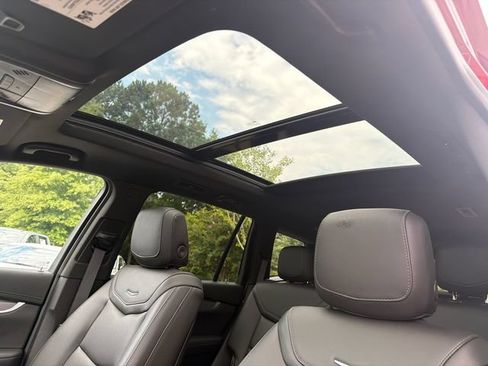 Certified 2024 Cadillac XT6 Luxury w/ LPO, Floor Liner Package AWD/4WD image 30