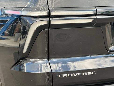 New 2026 Chevrolet Traverse High Country image 28