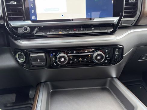 Used 2025 Chevrolet Silverado 3500 High Country image 28