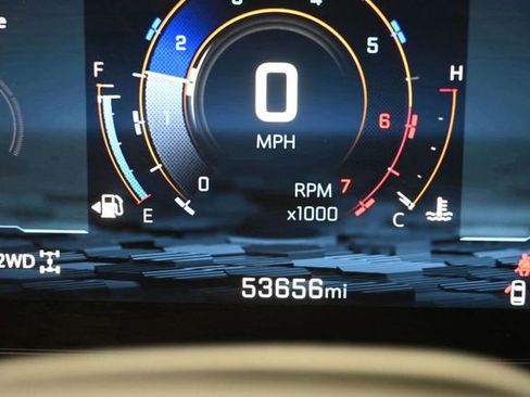 Used 2025 Chevrolet Suburban Z71 AWD/4WD image 19