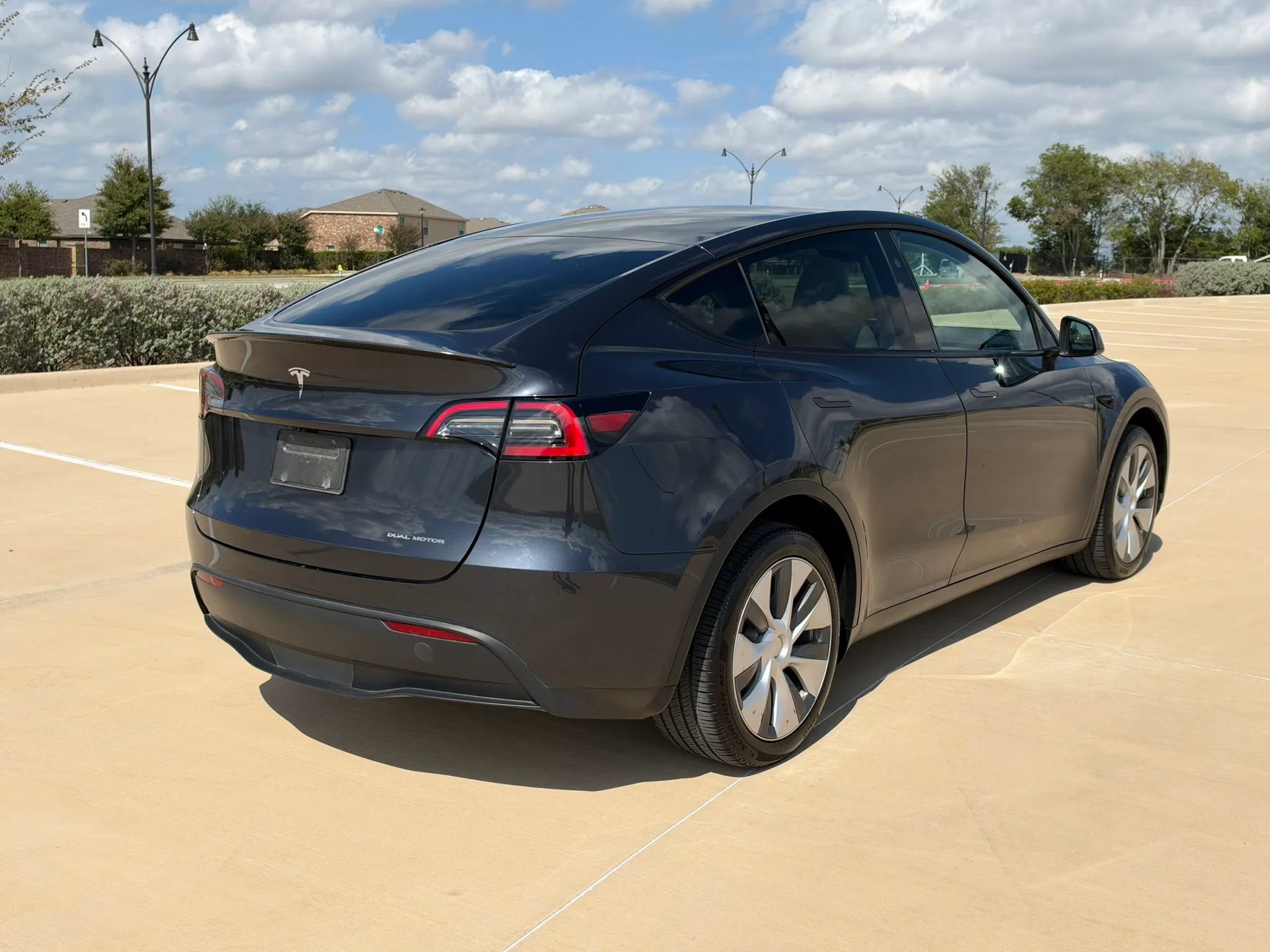 Used 2024 Tesla Model Y Long Range AWD/4WD image 6