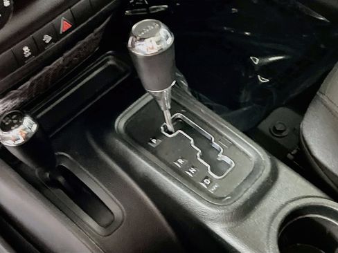 Used 2018 Jeep Wrangler Unlimited Sport S AWD/4WD image 15