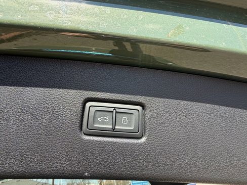 Used 2023 Audi SQ5 Premium Plus w/ Premium Plus Package image 9