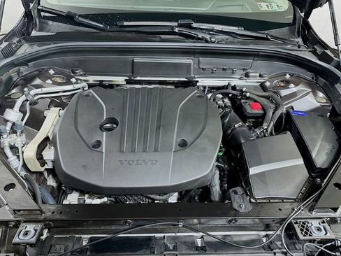 Used 2023 Volvo XC60 B5 Ultimate w/ Climate Package image 33
