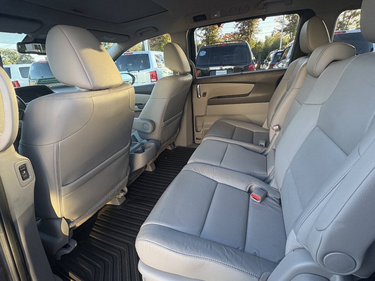 Used 2015 Honda Odyssey EX-L image 12