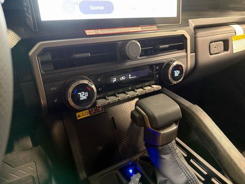 Used 2025 Toyota 4Runner Limited w/ Tow Technology Package image 73