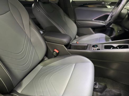 New 2026 Volkswagen Tiguan SE R-Line AWD/4WD image 8