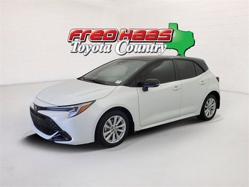 Used 2025 Toyota Corolla SE image 1